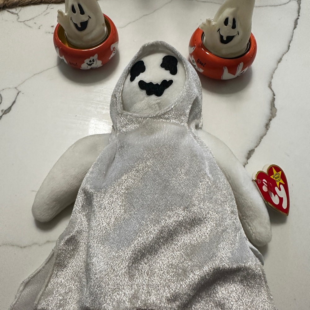 Ty 1999 Sheets Ghost collectable - with two adorable ghost candles and holders.